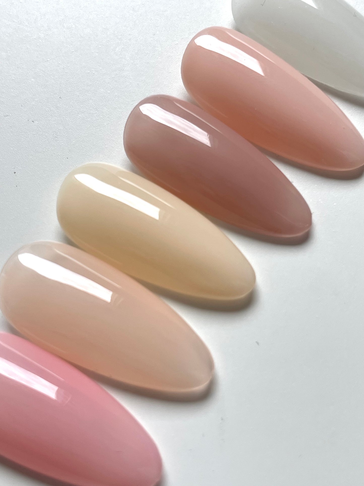 Les nudes